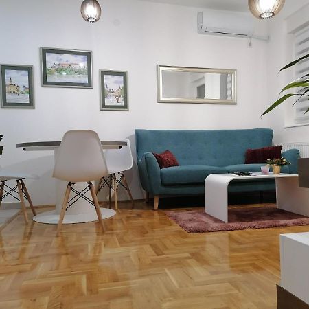 Ferienwohnung Carmen Deluxe Novi Sad Exterior foto