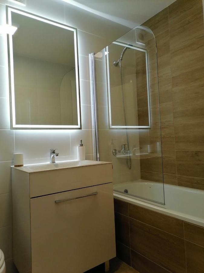 Ferienwohnung Carmen Deluxe Novi Sad Exterior foto