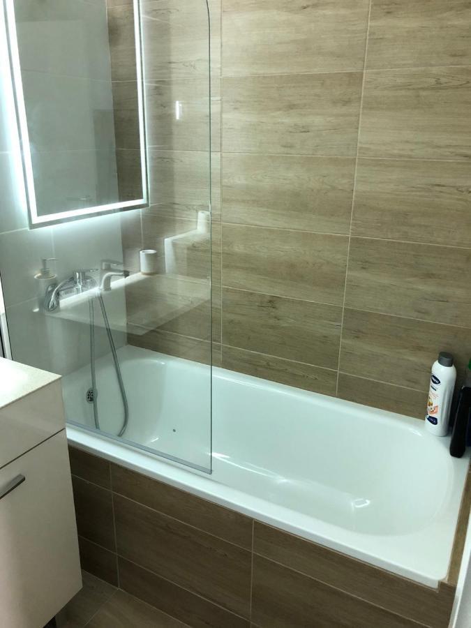 Ferienwohnung Carmen Deluxe Novi Sad Exterior foto