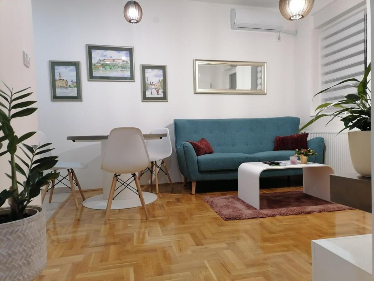 Ferienwohnung Carmen Deluxe Novi Sad Exterior foto